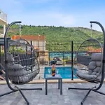 Holiday home 6 Bedroom Stunning In *