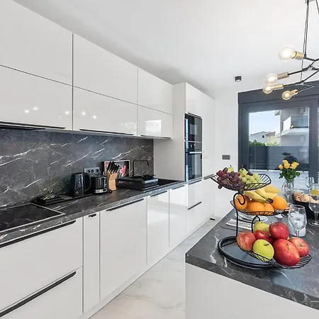 Vikendica 6 Bedroom Stunning In Podglavica