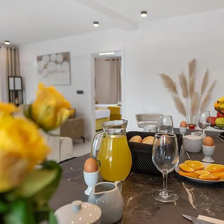 6 Bedroom Stunning In