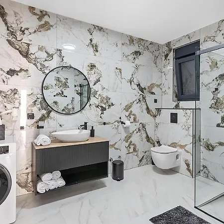 6 Bedroom Stunning In Podglavica