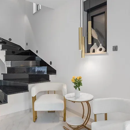 6 Bedroom Stunning In *