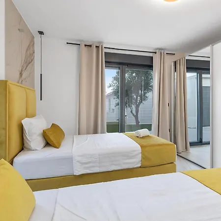 6 Bedroom Stunning In Holiday home *
