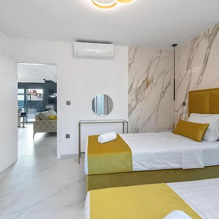 6 Bedroom Stunning In