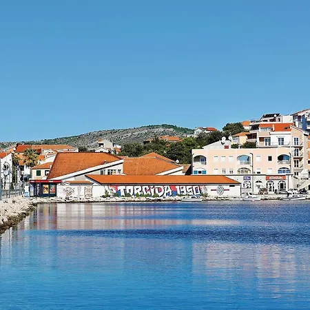 6 Bedroom Stunning In Prázdninový dům