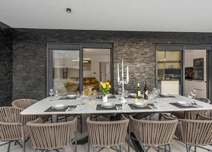 בית נופש 6 Bedroom Stunning In Podglavica