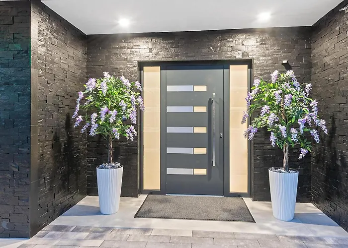 6 Bedroom Stunning In Podglavica