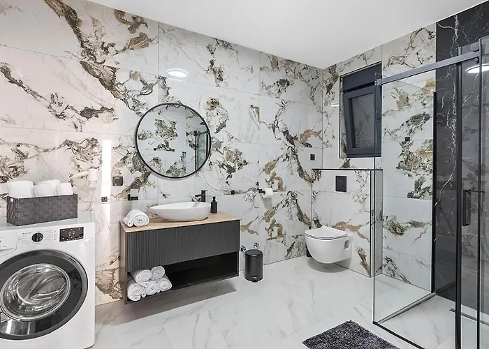 6 Bedroom Stunning In Podglavica