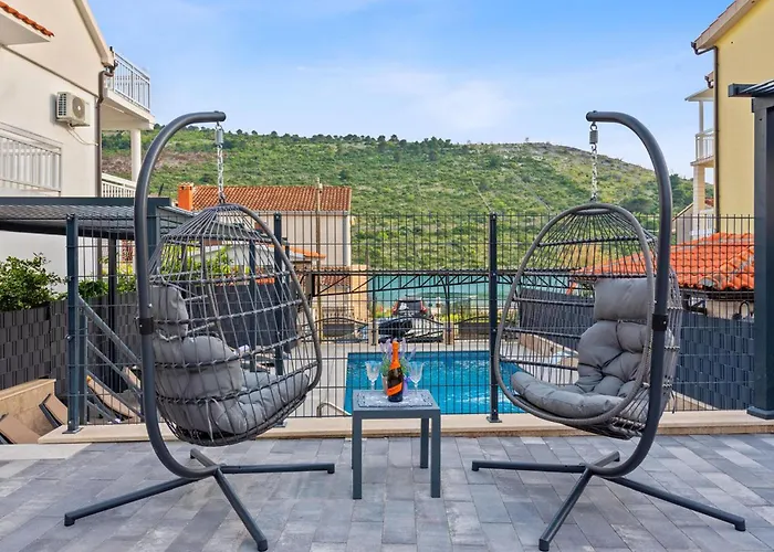 בית נופש 6 Bedroom Stunning In *