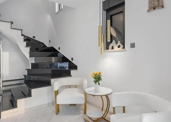 6 Bedroom Stunning In *