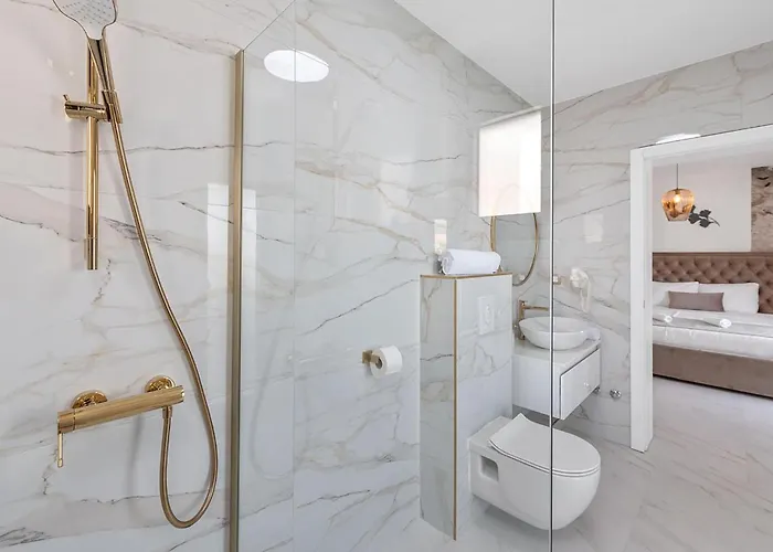 בית נופש 6 Bedroom Stunning In