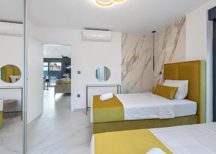 6 Bedroom Stunning In