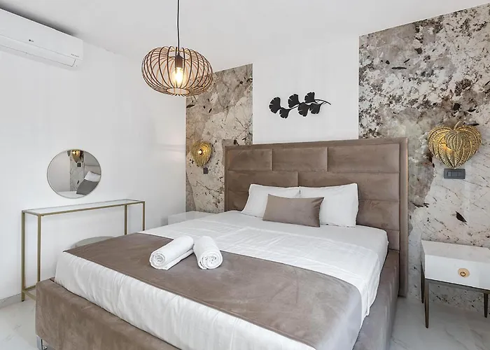 6 Bedroom Stunning In Podglavica