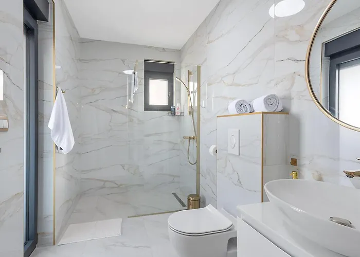 בית נופש 6 Bedroom Stunning In Podglavica